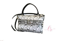 Load image into Gallery viewer, Belle Crossbody Pdf Pattern $7.95