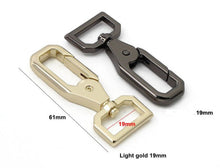 Load image into Gallery viewer, High End 19Mm Chunky Lobster $12.00/4 Sets
